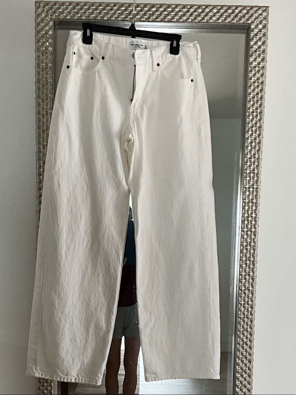 Abercrombie women’s low rise ultra loose wide leg